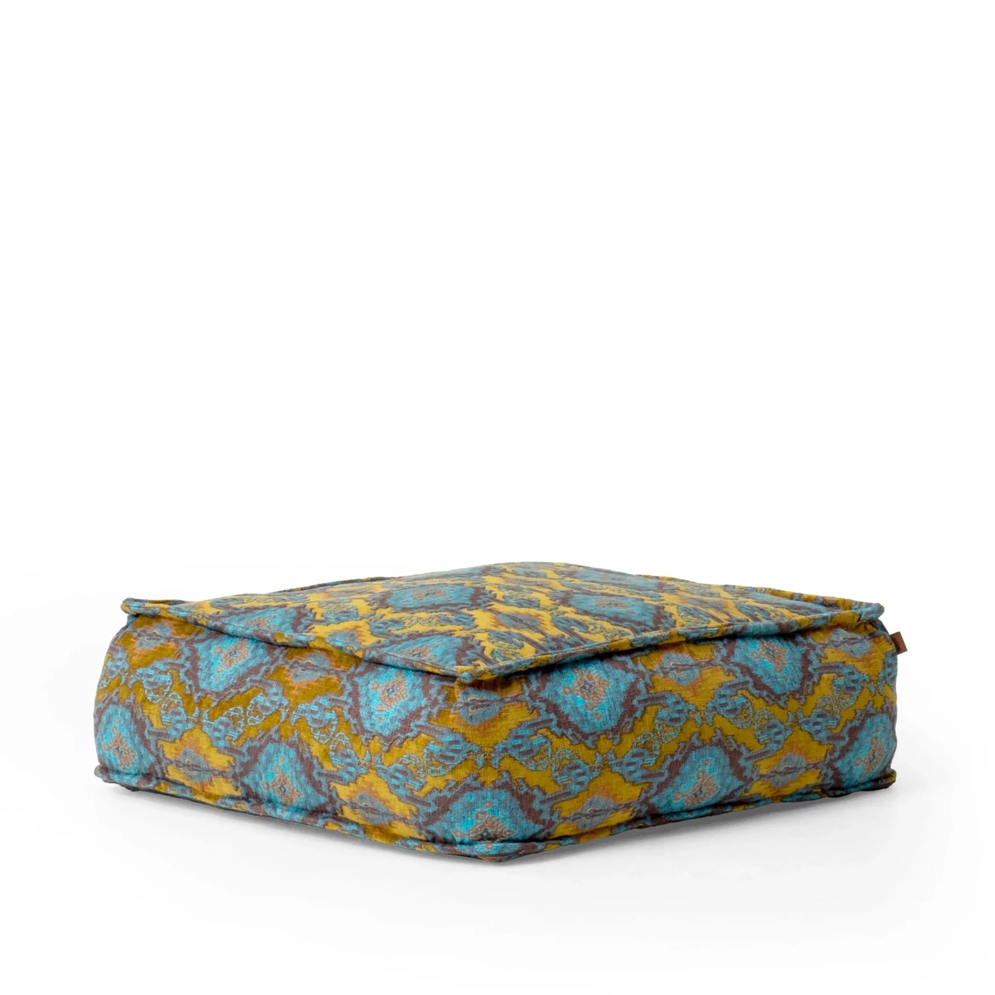 Quadratischer Ikat-Puff